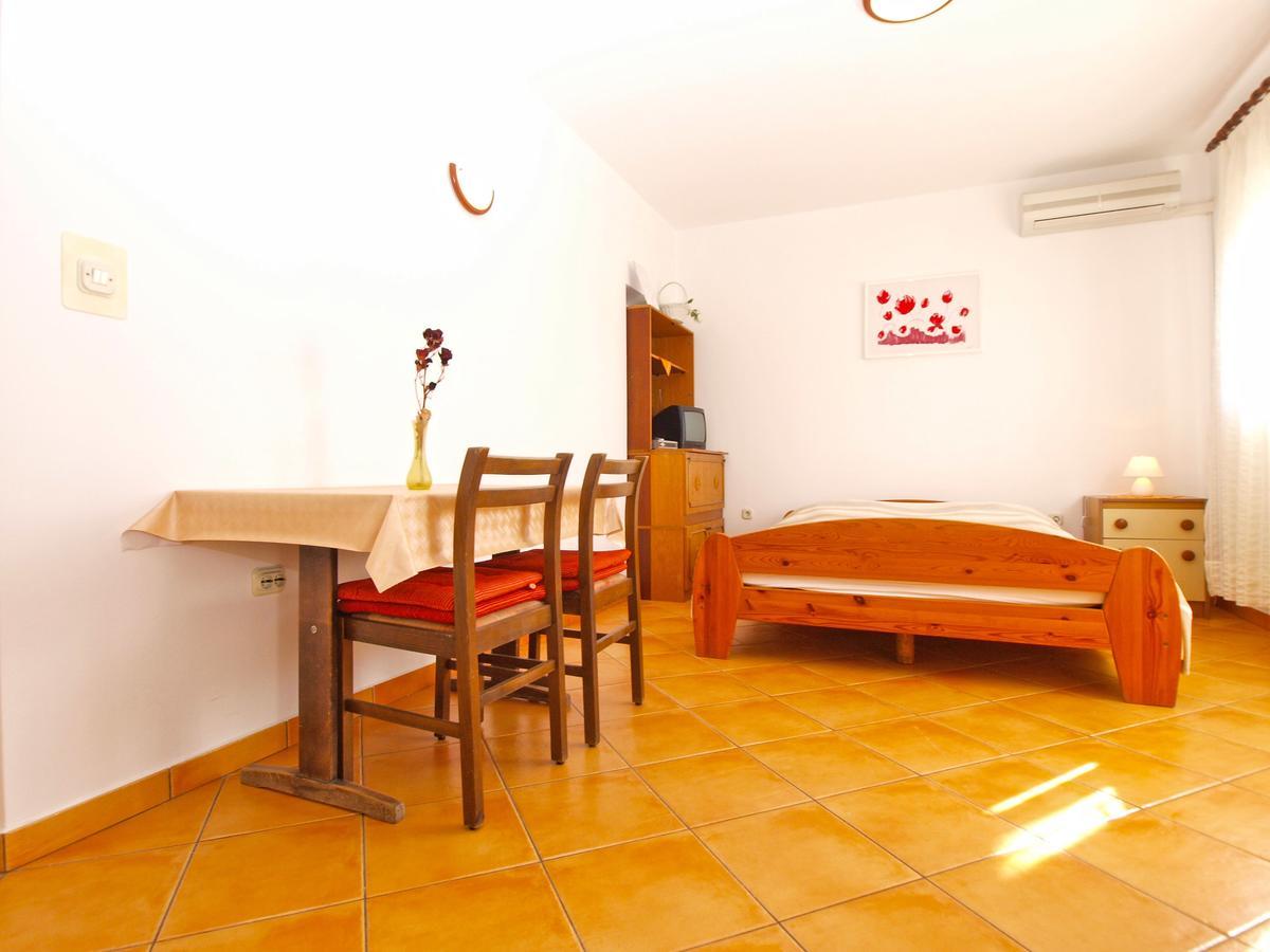 Apartments Mirela 1554 Pula Exteriér fotografie